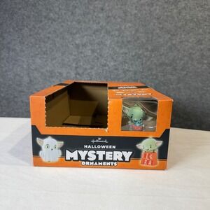Hallmark Star Wars Mandalorian Display Halloween Mystery Ornaments Grogu Yoda
